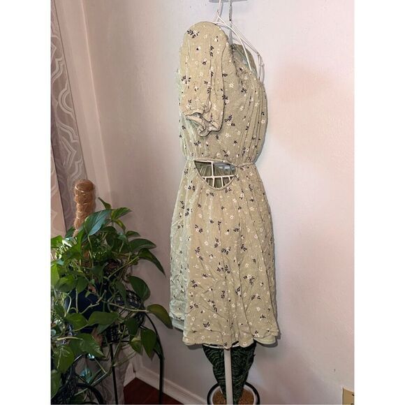 GREAT CONDITION altar'd state Mini Dress CUT OUT SIDES DESIGN Short Sleeve Flora - Picture 2 of 6